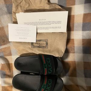 Kids Gucci slides